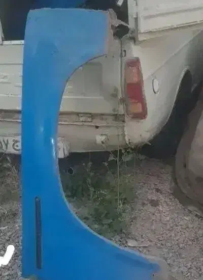 گلگیر  نیسان ودر سمت شاگرد|قطعات یدکی و لوازم جانبی|همدان, |دیوار