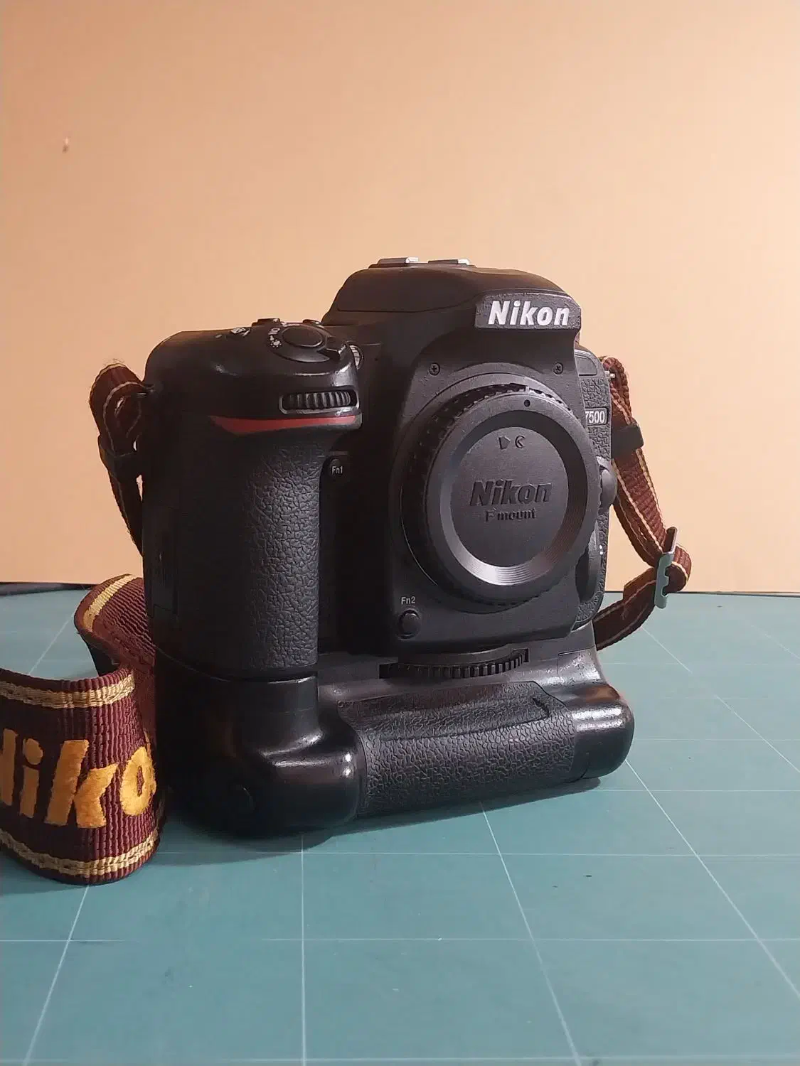 دوربین دی ۷۵۰۰ نیکون با گریپ باطری لتیوم|دوربین عکاسی و فیلمبرداری|تهران, جمالزاده|دیوار