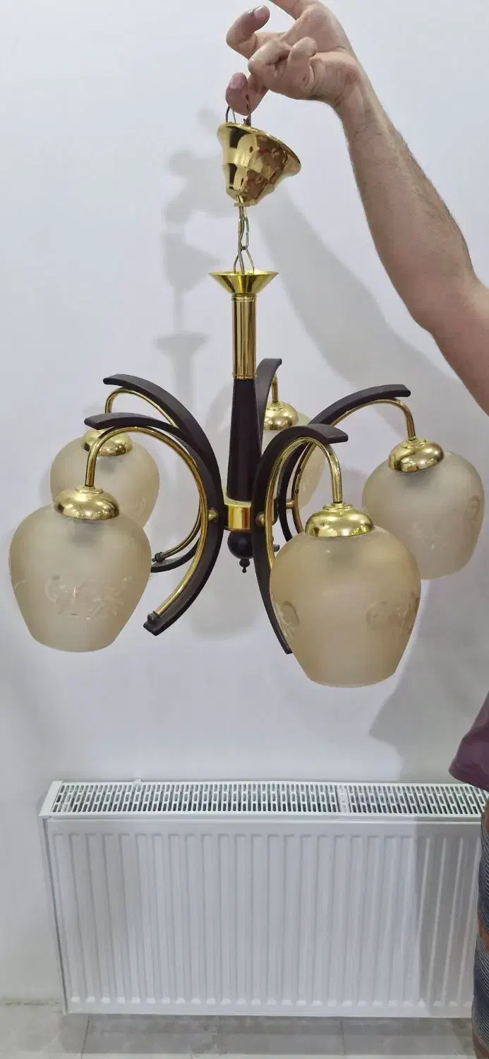 لوستر ۵ شاخه صحیح وسالم|لوستر و چراغ آویز|محمدشهر, همایون ویلا|دیوار