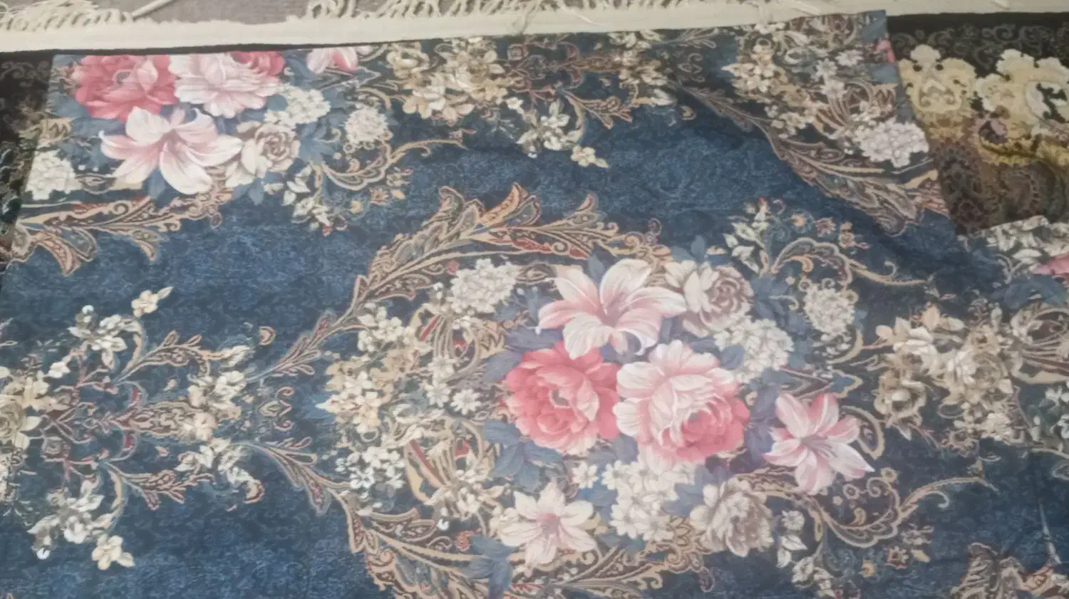 برگ بالشت صفر،|رختخواب، بالش، پتو|مهاباد (آذربایجان غربی), |دیوار