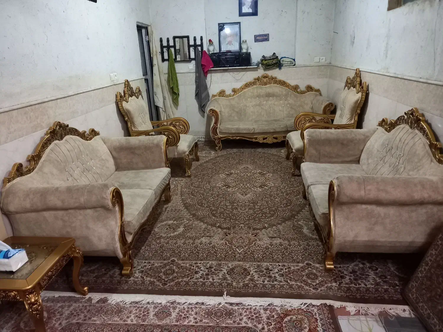 مبل ۹نفره سلطنتی|مبلمان خانگی و میز عسلی|قم, شهید صیاد شیرازی|دیوار