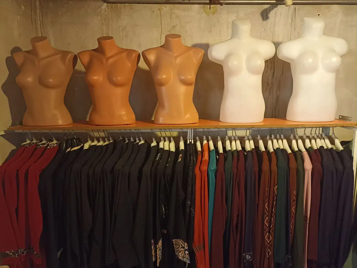 واگذاری اجناس یک مغازه به طورکامل|لباس|مهاباد (آذربایجان غربی), |دیوار