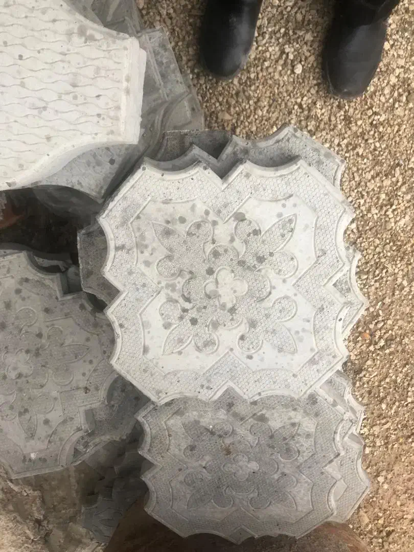 استخدام کارگر دائم جهت کار در موزاییک سازی|استخدام معماری، عمران و ساختمانی|آباده, |دیوار