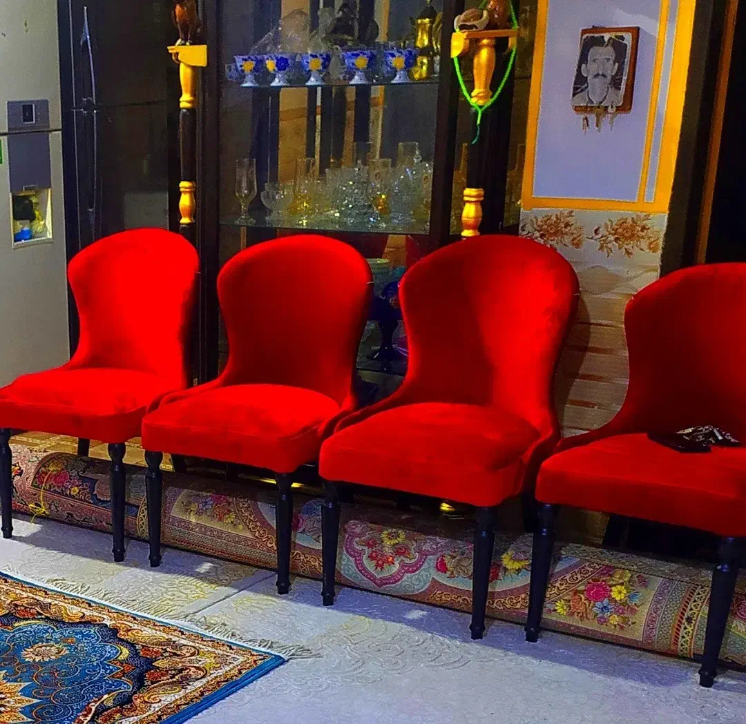 تعداد ۶عدد صندلی راحتی|مبلمان خانگی و میز عسلی|قشم, |دیوار