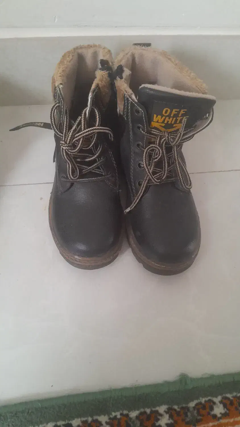 دوتا پوتین مشکی و قهوه ای|کیف، کفش، کمربند|اردبیل, |دیوار