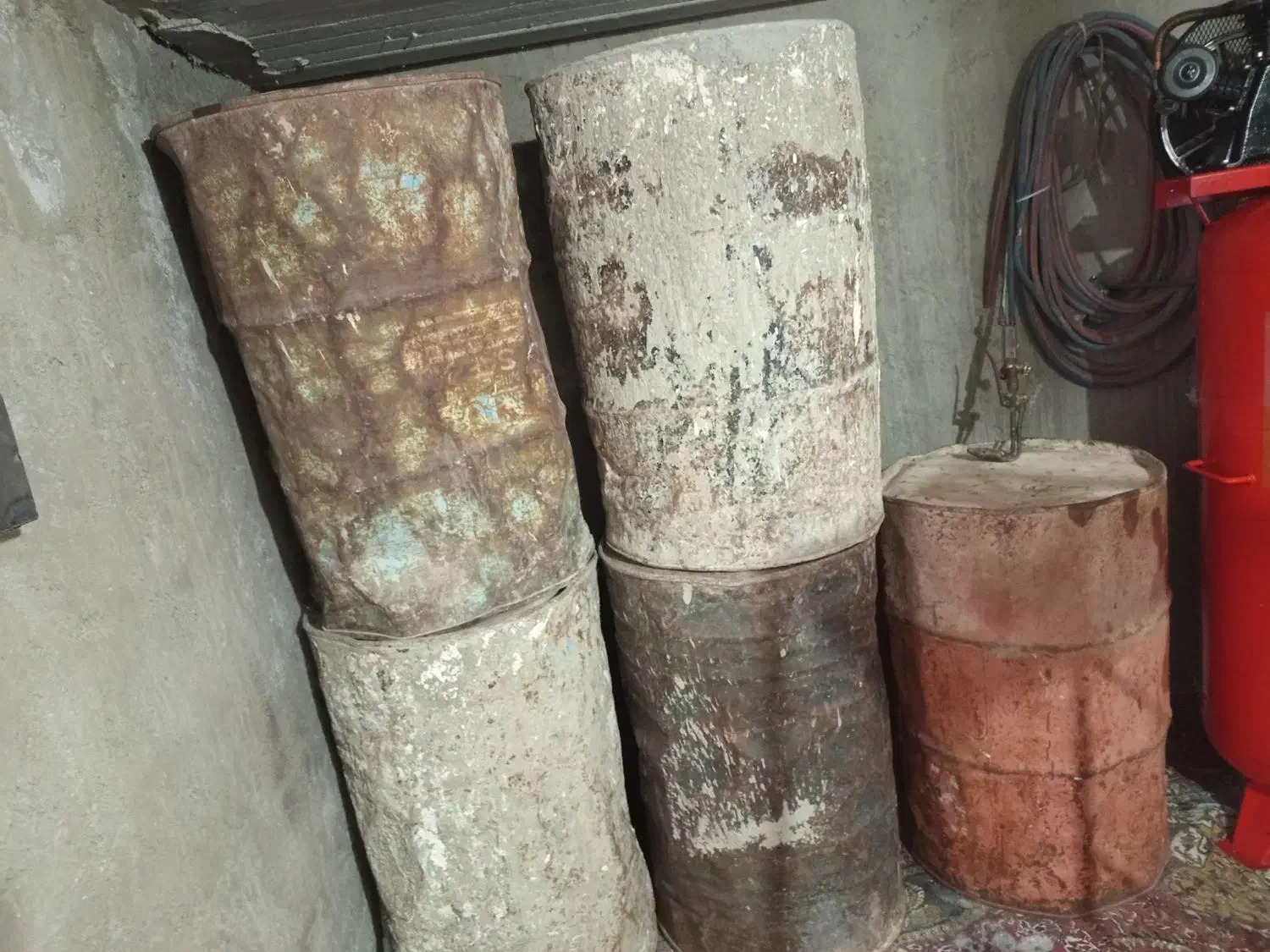 بشکه|ظروف نگهدارنده، پلاستیکی، یک‌بارمصرف|شیراز, شهرک زینبیه|دیوار