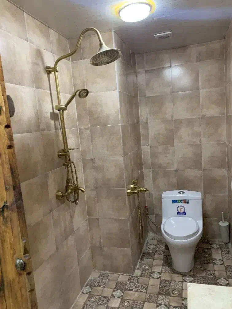 هتل سنتی زرتاج|اجارهٔ کوتاه‌مدت آپارتمان و سوئیت|اصفهان, درب کوشک|دیوار