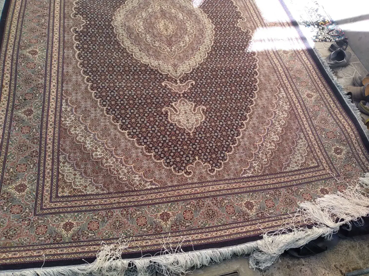 فرش دستباف ۳در۲بسیارعالی وخوب|فرش|پارسآباد, |دیوار