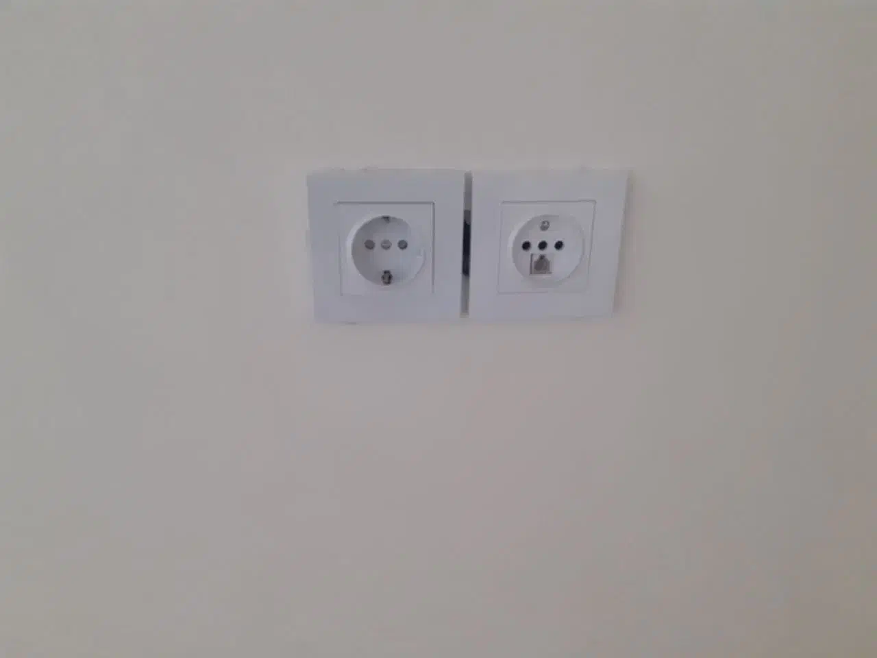 خدمات برق ساختمان|خدمات پیشه و مهارت|فردیس, سرحدی|دیوار