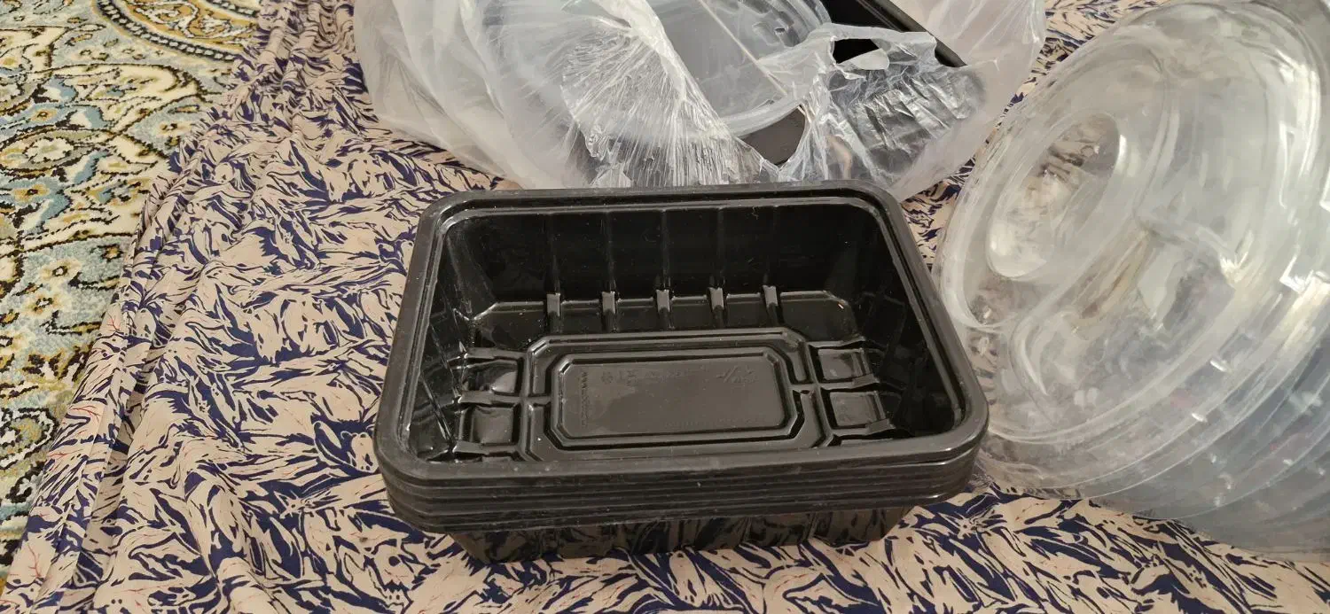 تعدادی ظرف پلاستیکی و یکبار مصرف|ظروف نگهدارنده، پلاستیکی، یک‌بارمصرف|اصفهان, مهرآباد|دیوار