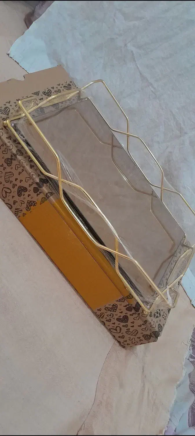 سینی آینه ای طلایی|ظروف سرو و پذیرایی|قم, شهرک امام حسن|دیوار