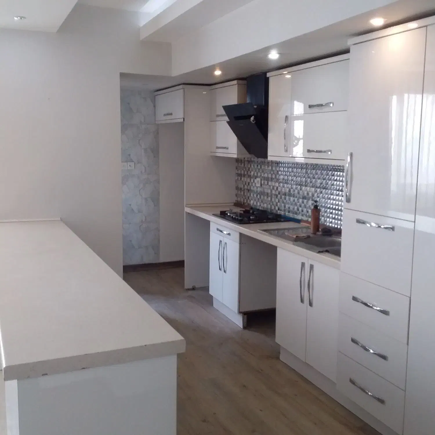 پونک ، نفت ، ۸۰ متر