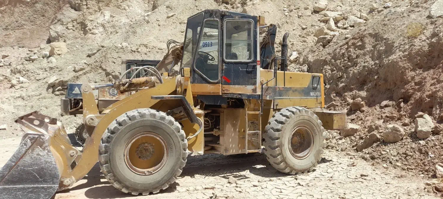 فروش لودر کوماتسو WA300|خودرو سنگین|سمیرم, |دیوار