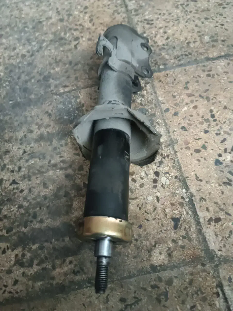 کمک جلو پراید سمته شاگرد سالم در حد نو...|قطعات یدکی و لوازم جانبی|گرگان, |دیوار