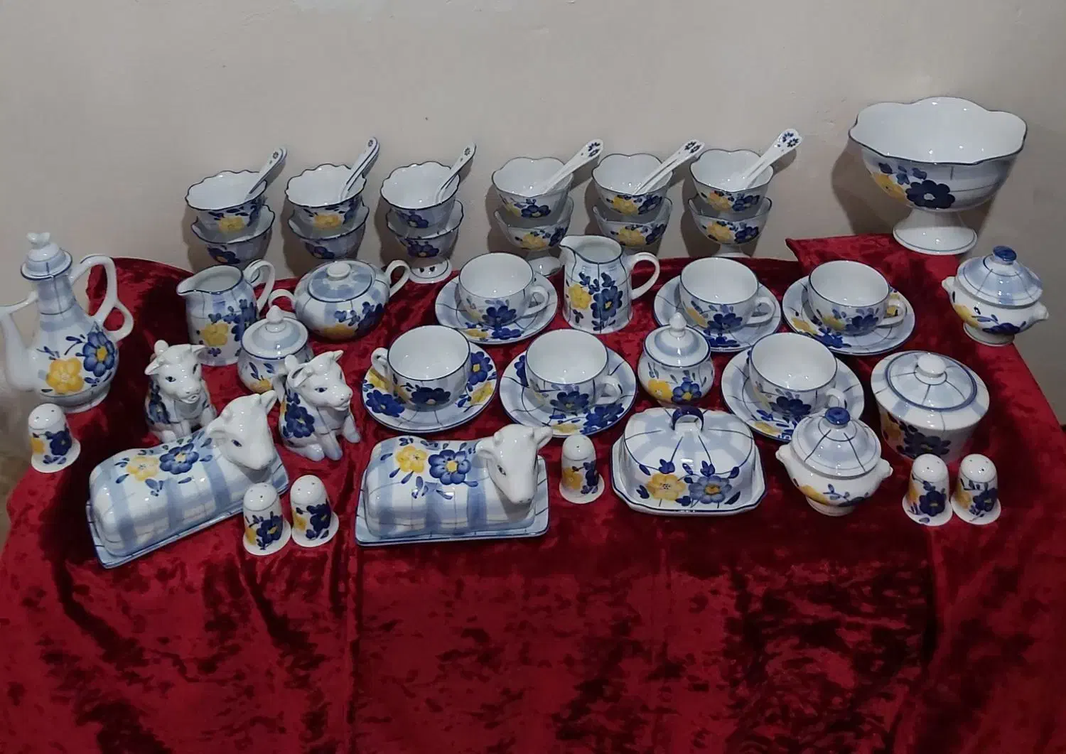 ظروف قدیمی کاملا نو|ظروف سرو و پذیرایی|مشهد, شهرک ابوذر|دیوار