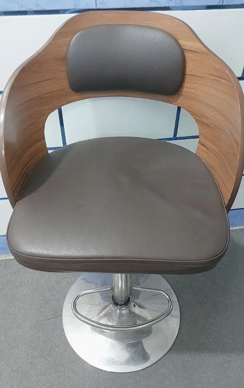 صندلی ،چرم و چوب اُپن|صندلی و نیمکت|شوشتر, |دیوار