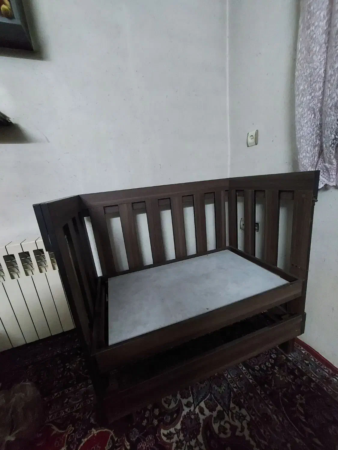 تخت نوزاد|تخت و صندلی بچه|آمل, |دیوار