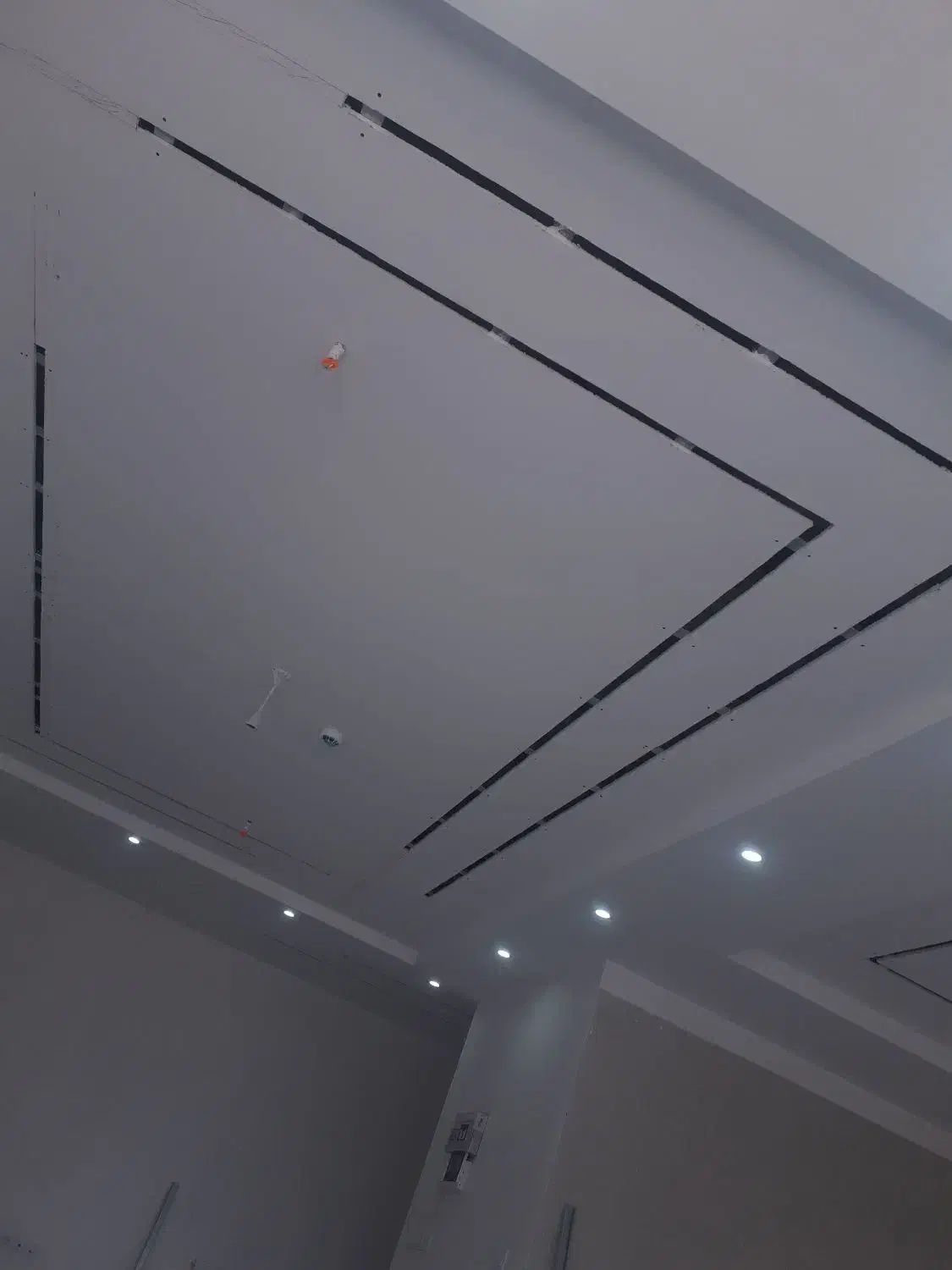 استخدام نیرو ساده و بلد کار برای نصب کناف|استخدام معماری، عمران و ساختمانی|اراک, |دیوار