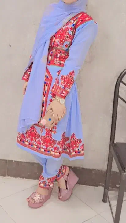 لباس سنتی|لباس|گلبهار, شهر جدید گلبهار|دیوار