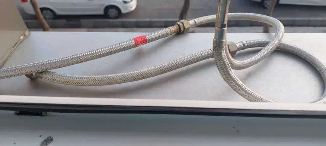 شیر ظرفشویی اهرمی همراه اتصالات زیر سینک|مصالح و تجهیزات ساختمان|بروجرد, |دیوار