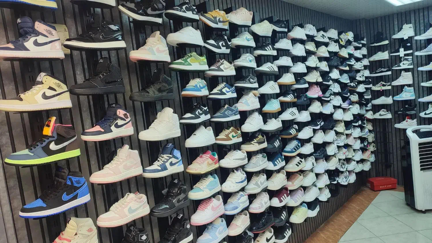 دکور و ویترین کتونی فروشی|فروشگاه و مغازه|قدس, شهرقدس|دیوار