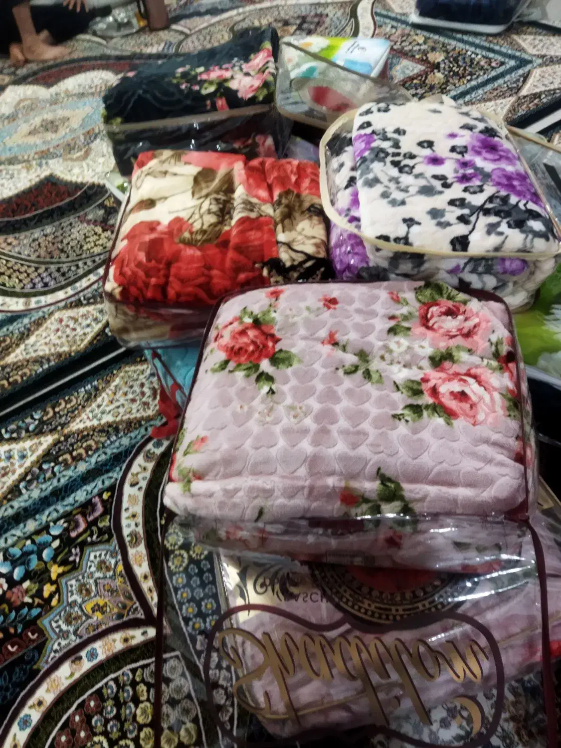 انواع پتو و تشک|رختخواب، بالش، پتو|دوگنبدان, |دیوار