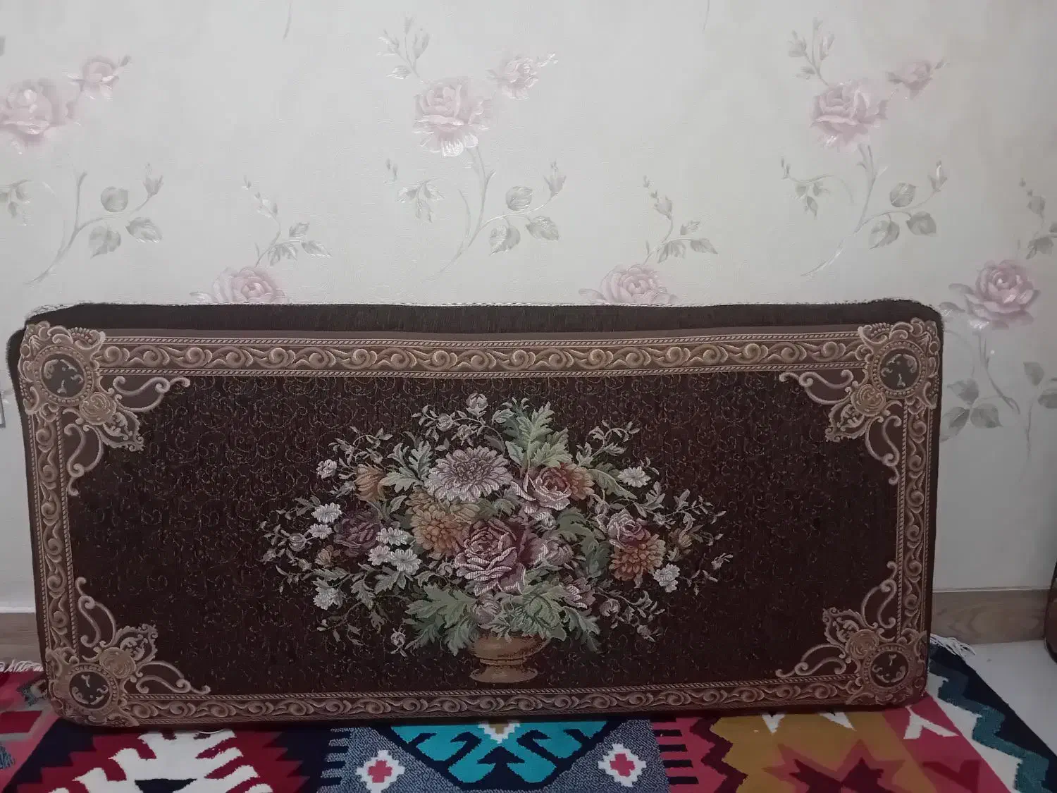 یک جفت پشتی نو و شیک|پشتی|بهارستان, |دیوار