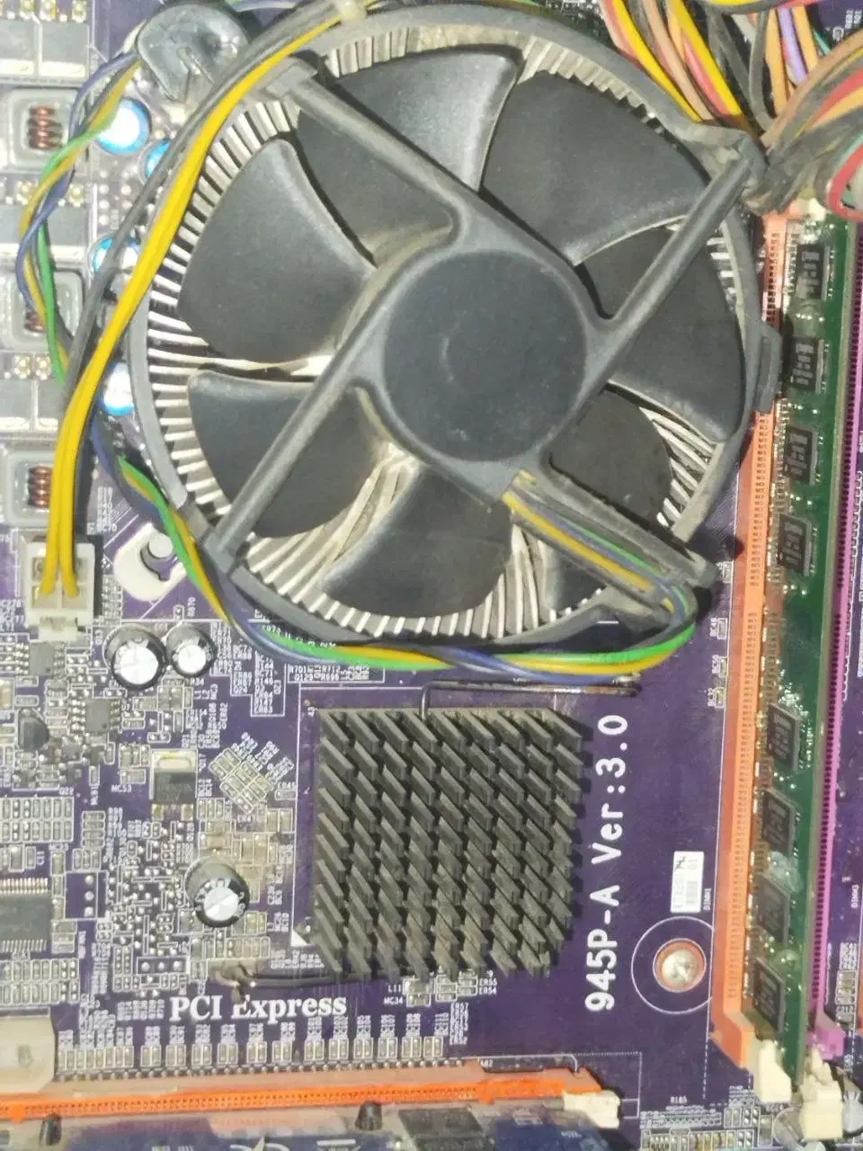 کیس سالم|رایانه رومیزی|رشت, آب آسیاب|دیوار