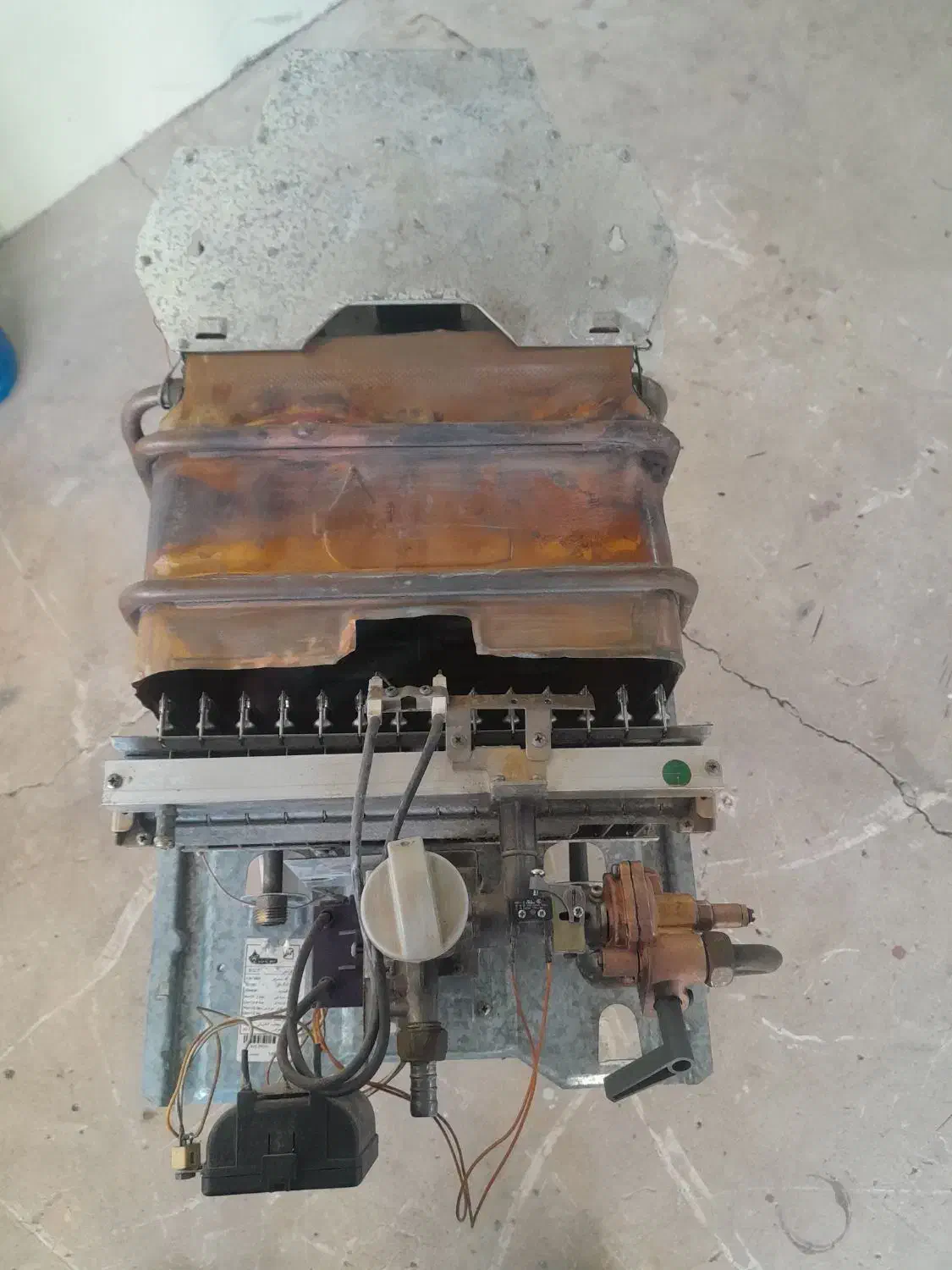 آبگرمکن دیواری بوتان 3215|آبگرمکن، پکیج، شوفاژ|کرمان, |دیوار