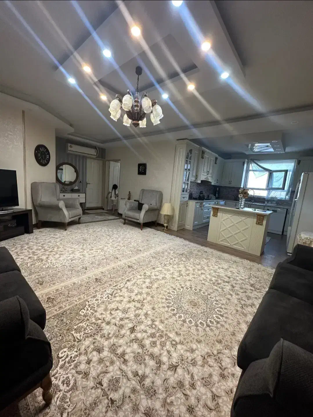 ۸۳متر سه راه سرو ۸ واحدی ۷۵۰ میلیون نقدی سندار|فروش آپارتمان|ملارد, |دیوار