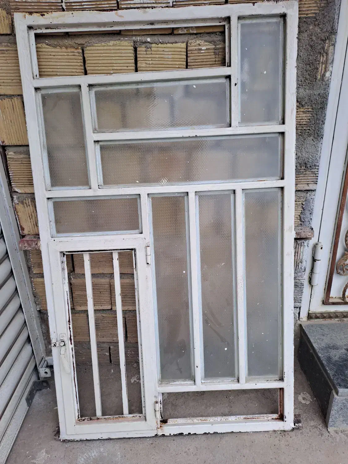 پنجره|کلکسیون اشیاء عتیقه|خرمآباد, |دیوار