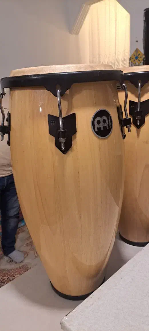 درام و پرکاشن|درام و پرکاشن|بهارستان, |دیوار