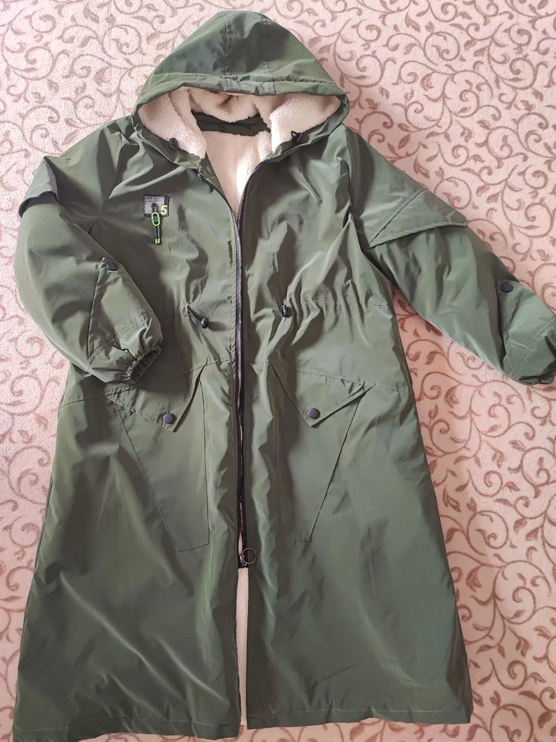 کاپشن نو|لباس|ایجرود, |دیوار