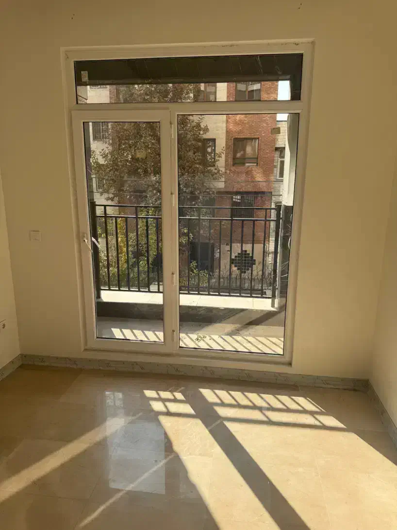 ۱۵۰ متر / خطی روبه آفتاب/سالن بزرگ-طبقه۱و۵