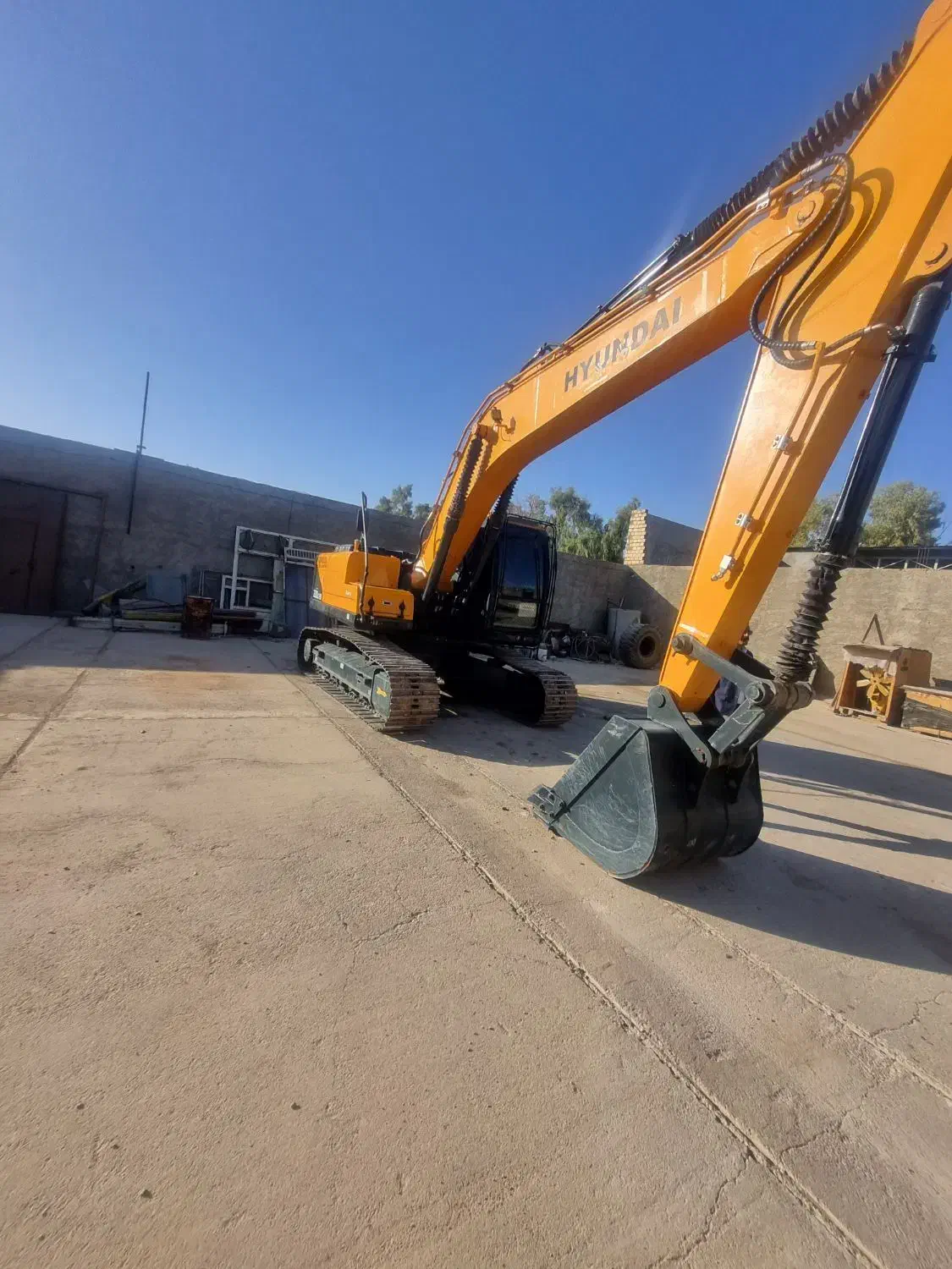 بیل مکانیکی هیوندای ۲۲۰ خط ۹ اروندی|خودرو سنگین|اهواز, ۲۴ متری|دیوار