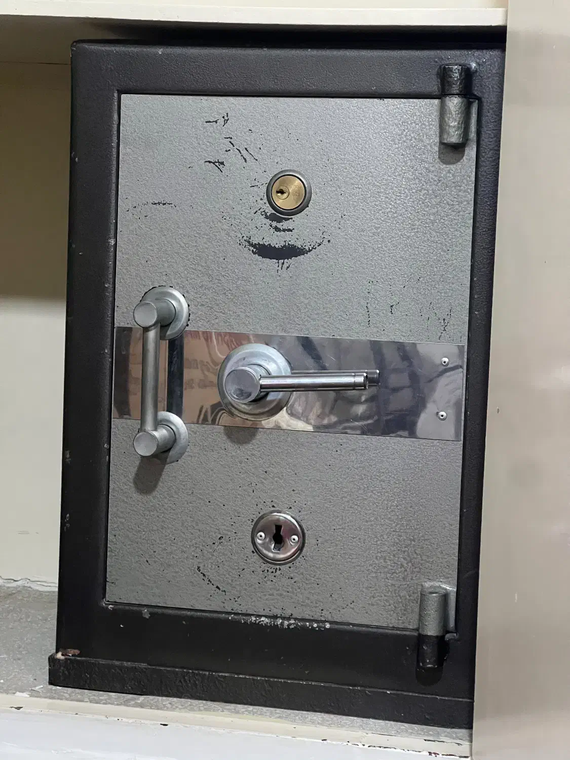 گاوصندوق|ابزارآلات|قزوین, |دیوار