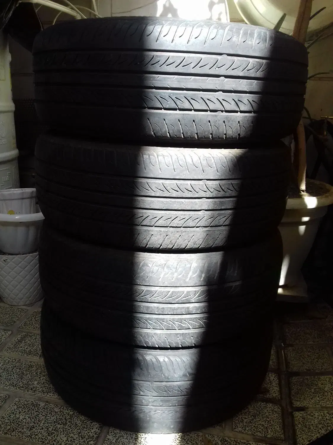 ۴ حلقه لاستیک پرشیا ۲۰۵/۶۰/۱۵ سالم|قطعات یدکی و لوازم جانبی|تهران, هفده شهریور|دیوار