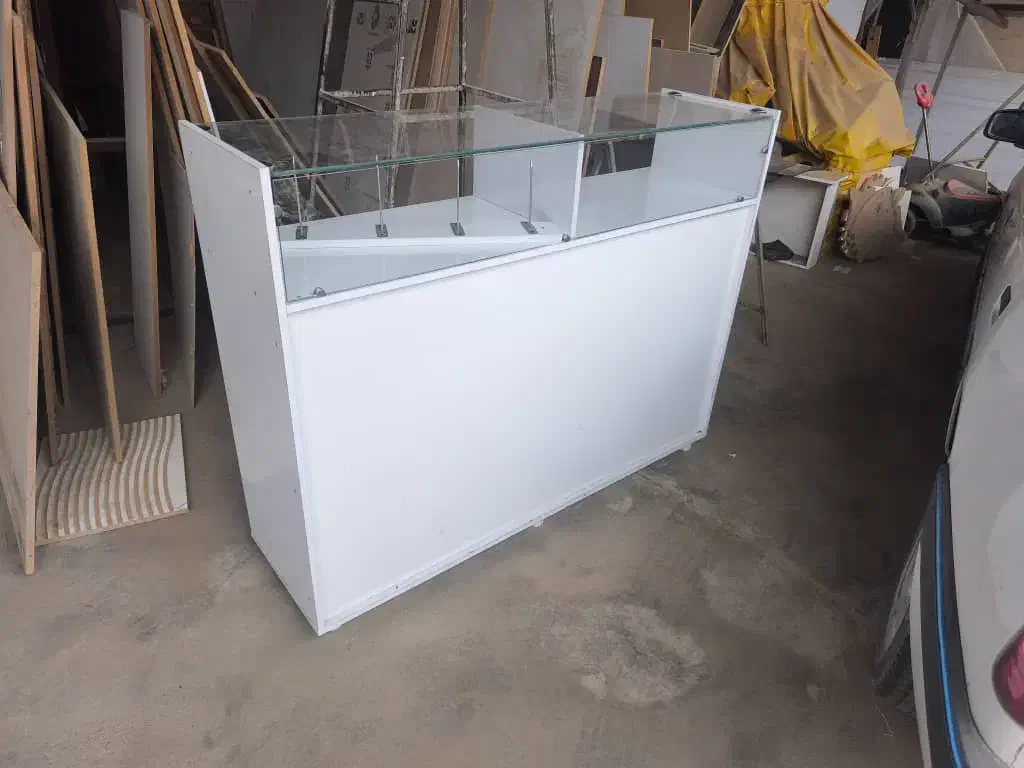 میز مغازه درحدنو|کتابخانه، شلف، قفسه‌های دیواری|گنبد کاووس, |دیوار