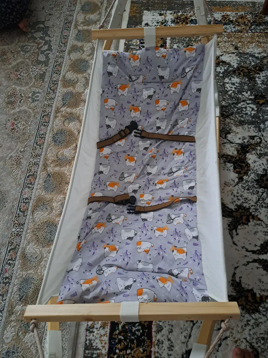 گهواره|تخت و صندلی بچه|چالوس, |دیوار