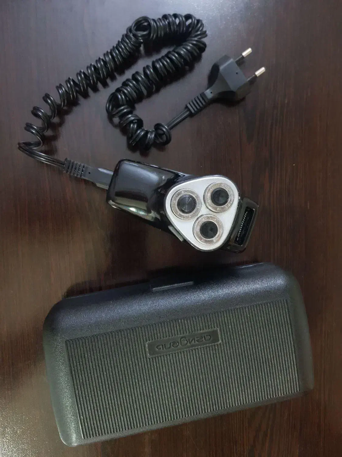 ریش تراش سه تیغه روسی|آرایشی، بهداشتی، درمانی|اراک, |دیوار