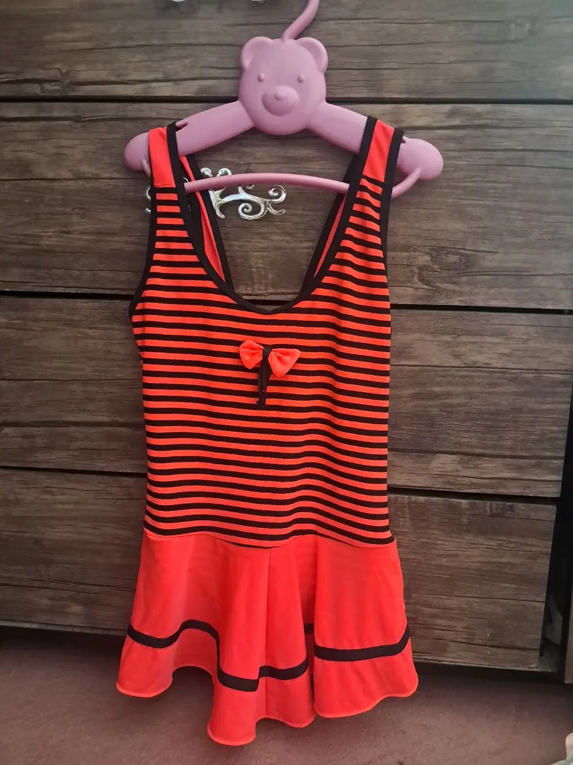 لباس ورزشی|لباس|شیروان (خراسان), |دیوار