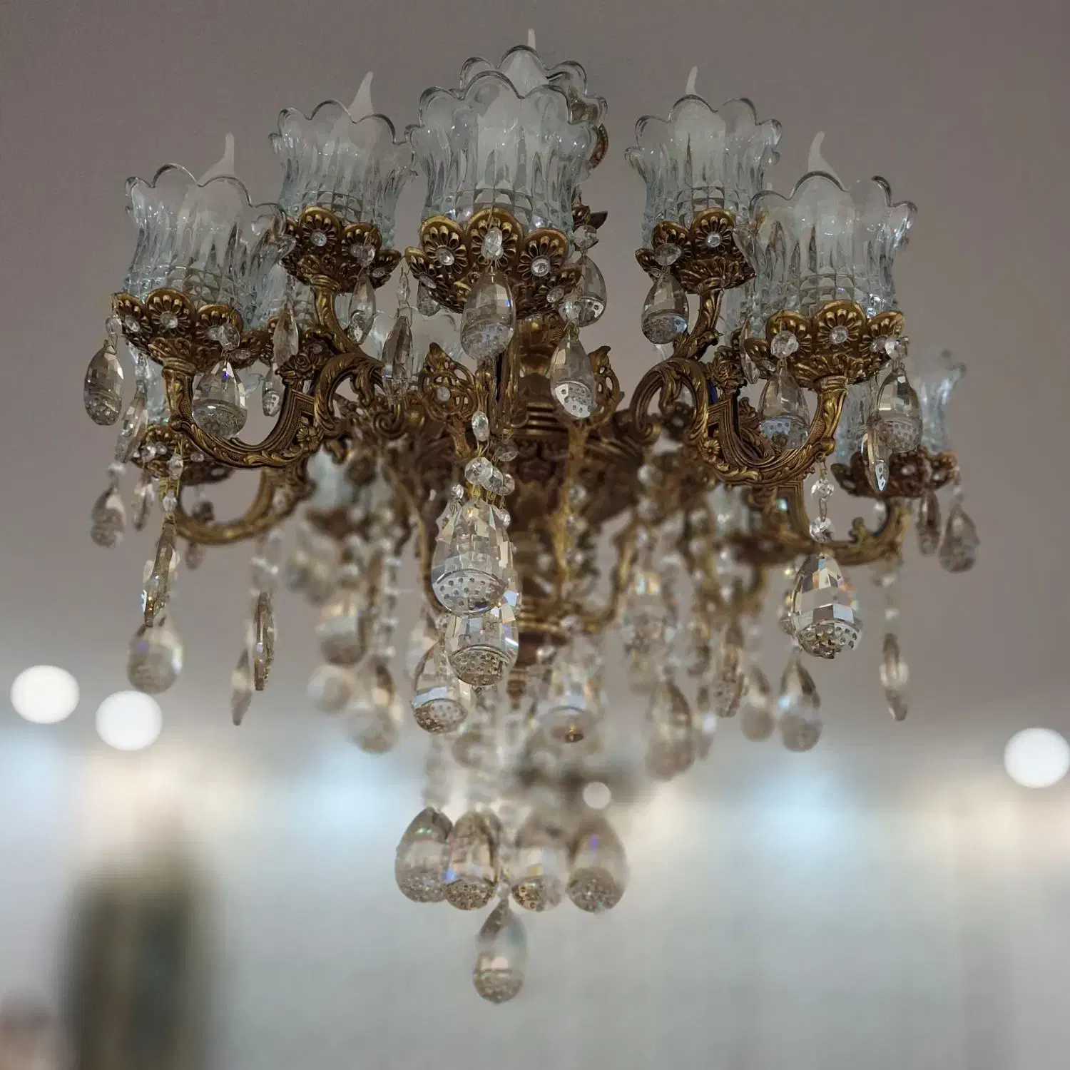 لوستر ۸شاخه ۱۶ شعله برنجی|لوستر و چراغ آویز|اراک, |دیوار