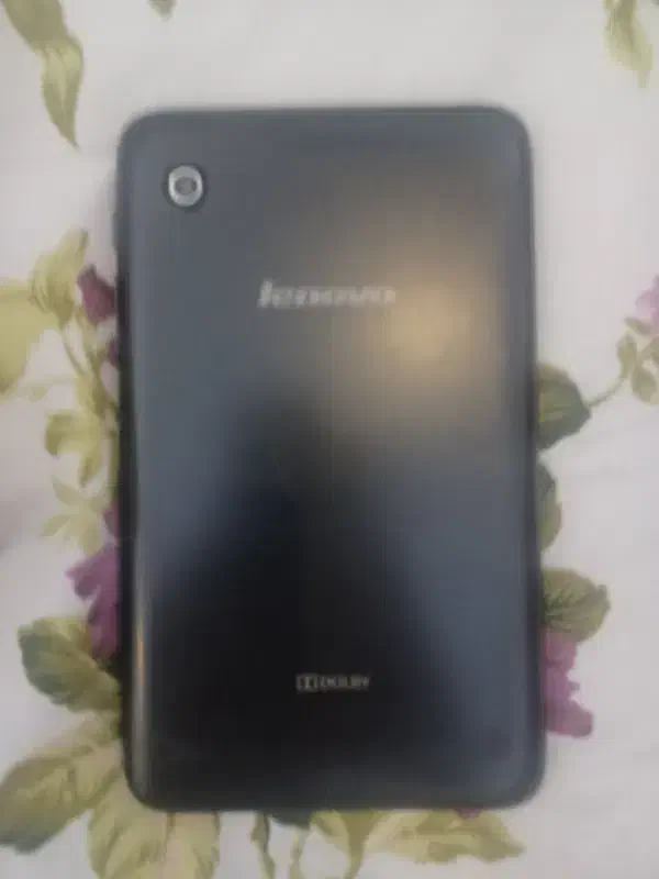 تبلت لنوو|تبلت|تهران, قیام|دیوار