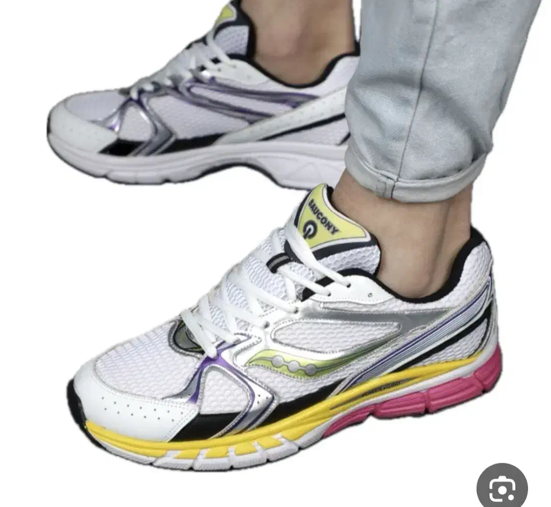 کافه کتونی موسیو 3|کیف، کفش، کمربند|اراک, |دیوار