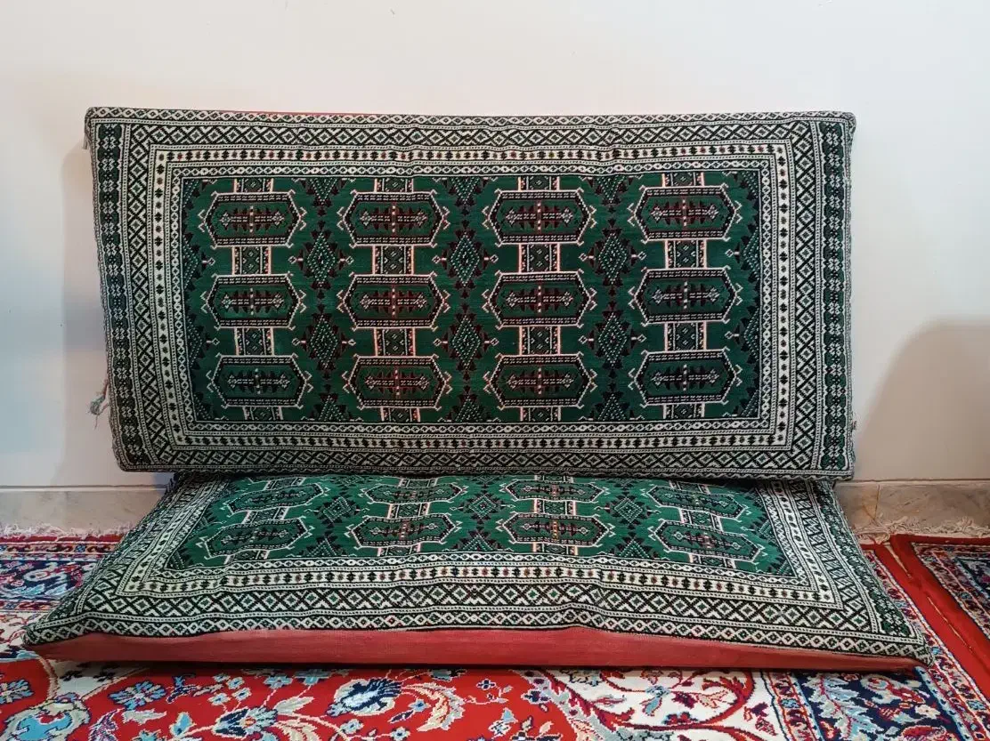 پشتی قالی ماشینی|پشتی|یزد, |دیوار