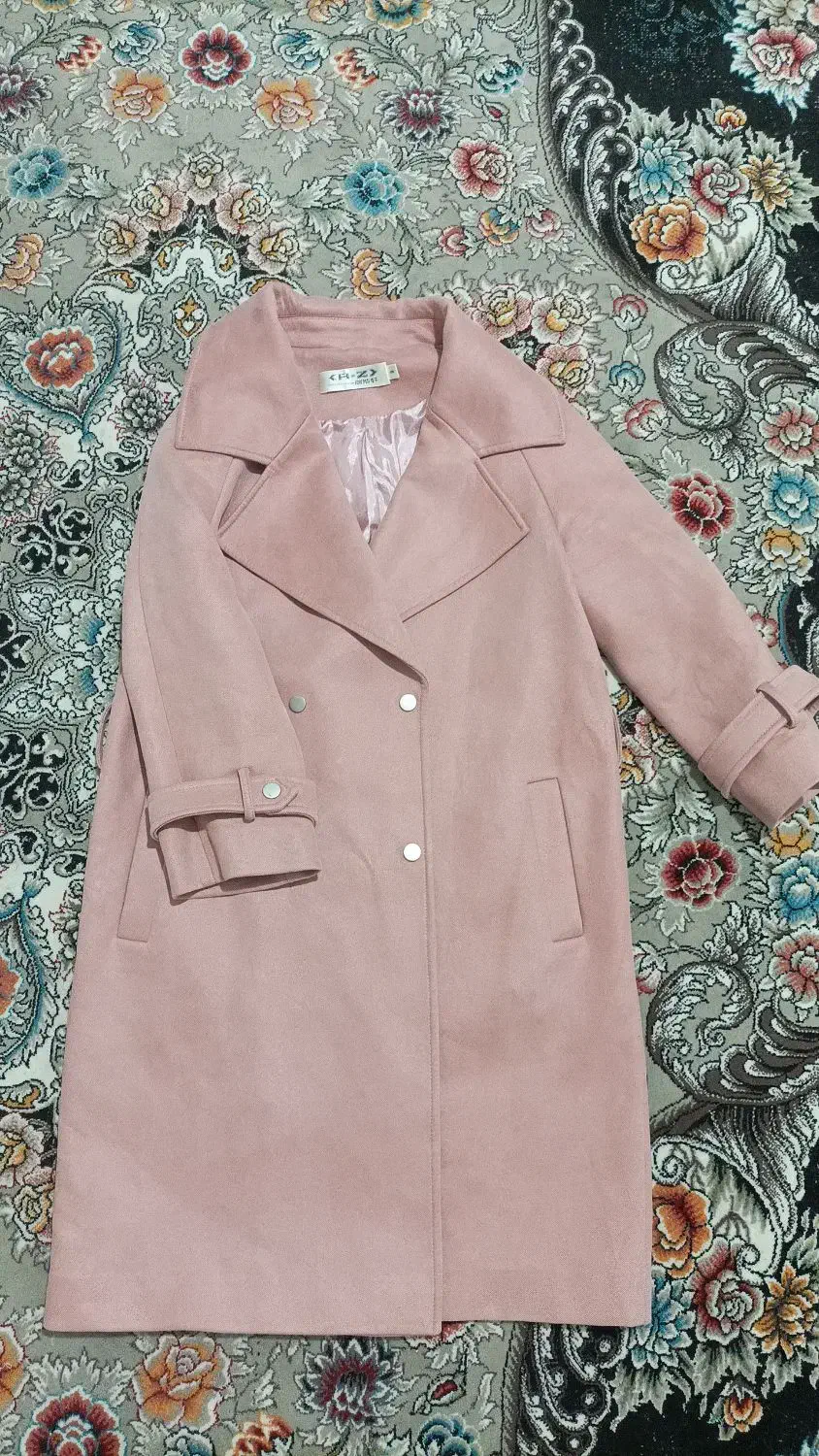 پالتو|لباس|یاسوج, |دیوار