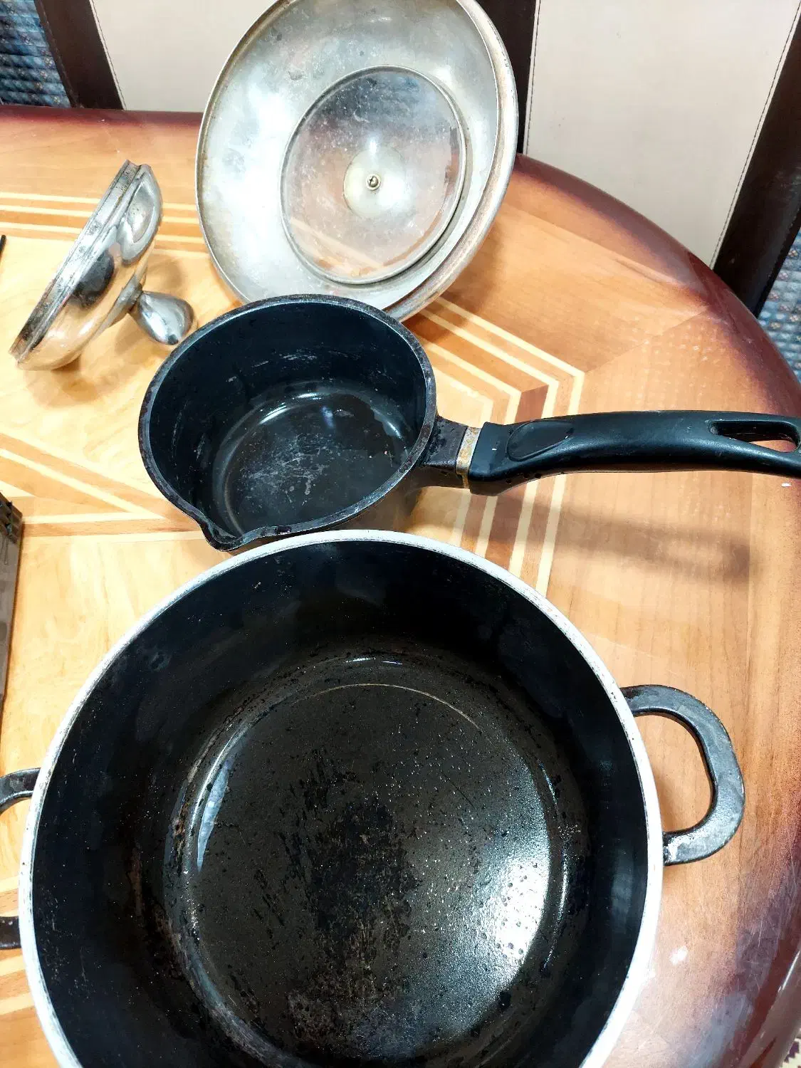 قابلمه چدن|ظروف پختوپز|نجفآباد, شهدا|دیوار