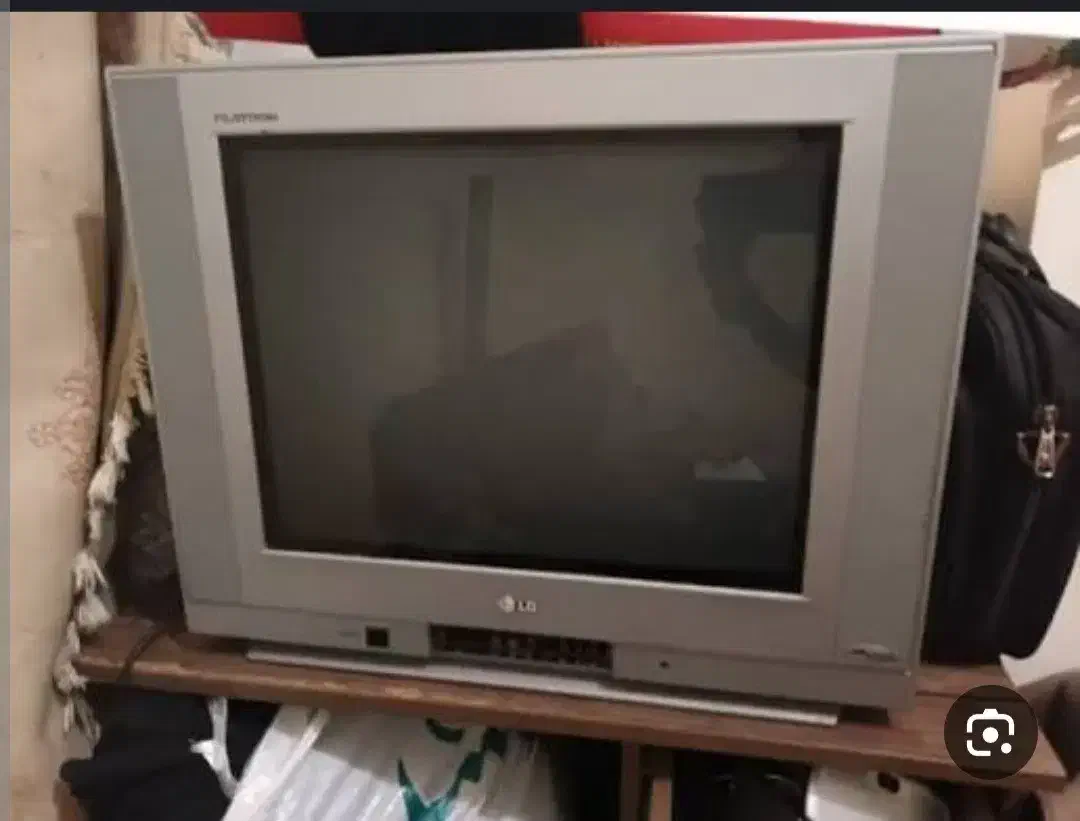تلویزیون قدیمی ۲۱ اینچ  ال جی سالم‌|تلویزیون و پروژکتور|رفسنجان, |دیوار
