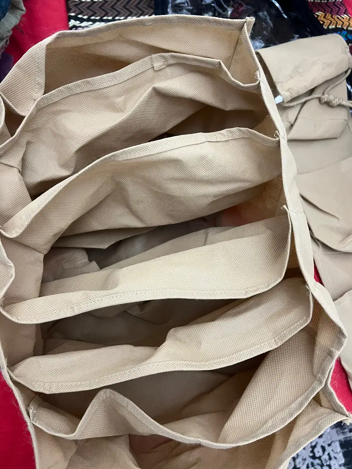 نظم دهنده لباس|بندرخت و رخت‌آویز|قم, شهرک قدس|دیوار