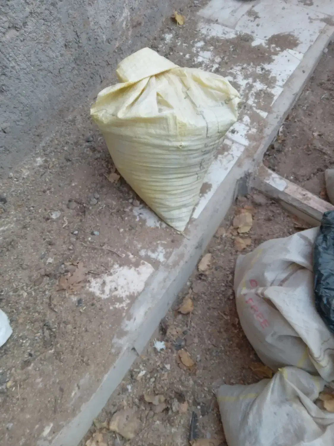 کود جوجه محلی|گل و گیاه طبیعی|کرمان, |دیوار